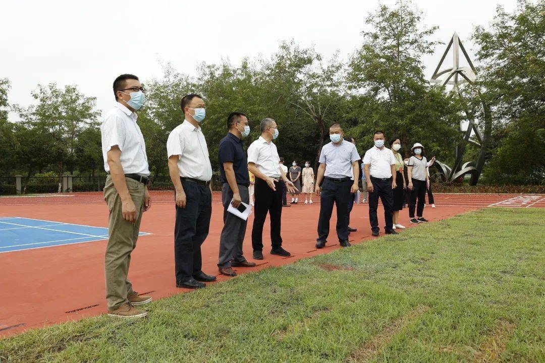 特殊的“开学礼”！民众街道4所学校塑胶运动场建成启用leyu.体育(中国)官方网