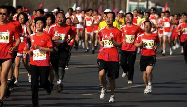 从偏重竞技体育到推leyu.体育(中国)官方网站广全民健身—浅谈塑胶跑道发展之路(图4)